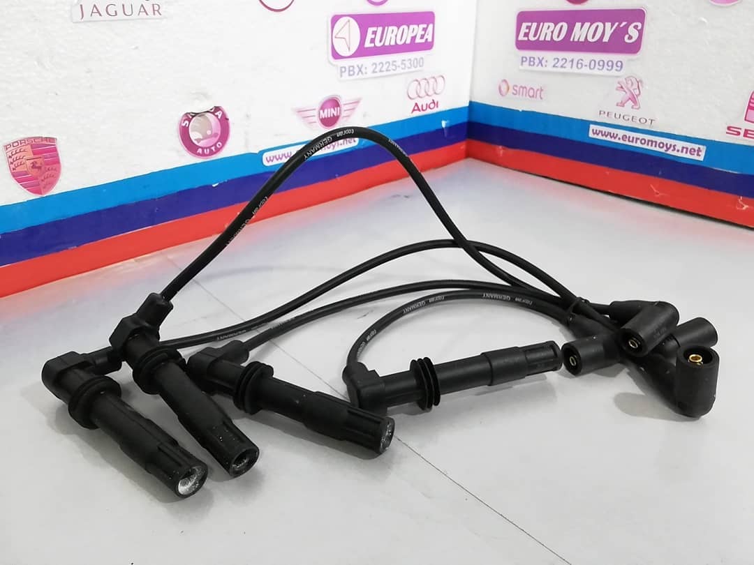 KIT CABLES DE CANDELAS PARA VOLKSWAGEN POLO 1.4 1.6 16V GOLF 1.4 LUPO 036998031S 1 KIT CABLES DE CANDELAS PARA VOLKSWAGEN
POLO 1.4 1.6 16V GOLF 1.4 LUPO 036998031S