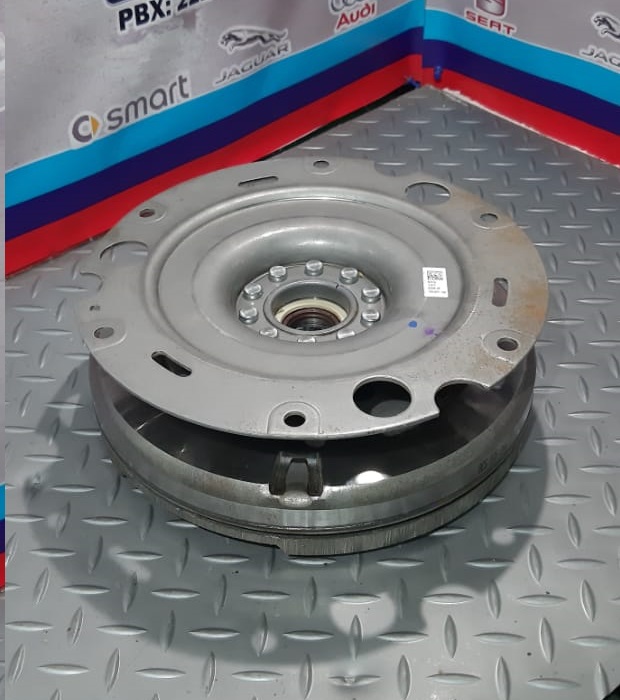 VOLANTE DE CLUTCH AUDI A4 A5 B8 QUATTRO 2.0T 280MM 0B1105266AG 1 VOLANTE DE CLUTCH AUDI A4 A5 B8 QUATTRO
2.0T 280MM 0B1105266AG