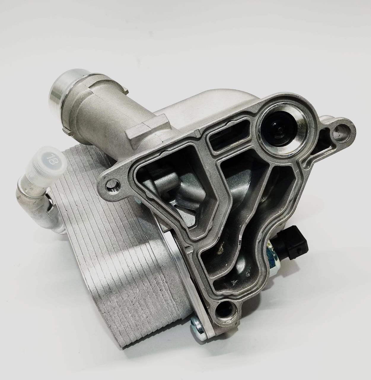 BASE Y ENFRIADOR ACEITE PARA BMW E81 1 SERIE E90 E92 E93 F34 X3 F25 X4 F26 X5 E70 X6 E71 E72 Z4 E89 11428683206 1 BASE Y ENFRIADOR ACEITE PARA
BMW E81 1 SERIE E90 E92 E93 F34 X3 F25 X4 F26 X5 E70 X6 E71 E72 Z4 E89
11428683206