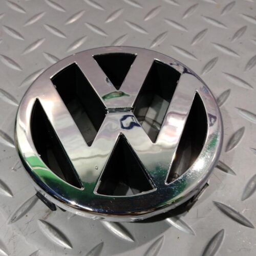 EMBLEMA
DELANTERO DE PERSIANA PARA VOLKSWAGEN (1999-2005) 1J5853601F
