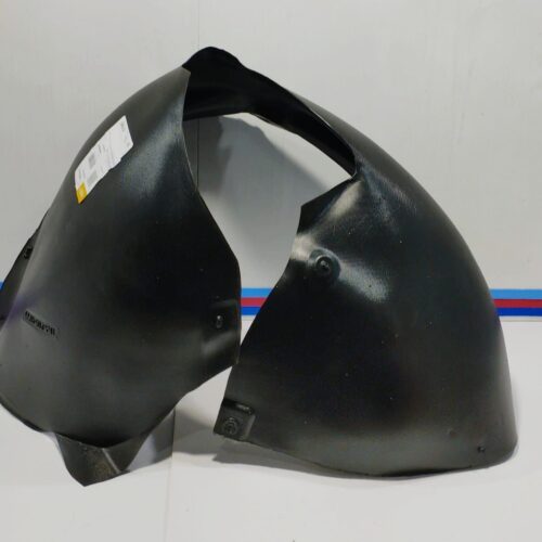 GUARDAFANGO DELANTERO L PARA
  VOLKSWAGEN (2005-2013) 1K5805977 