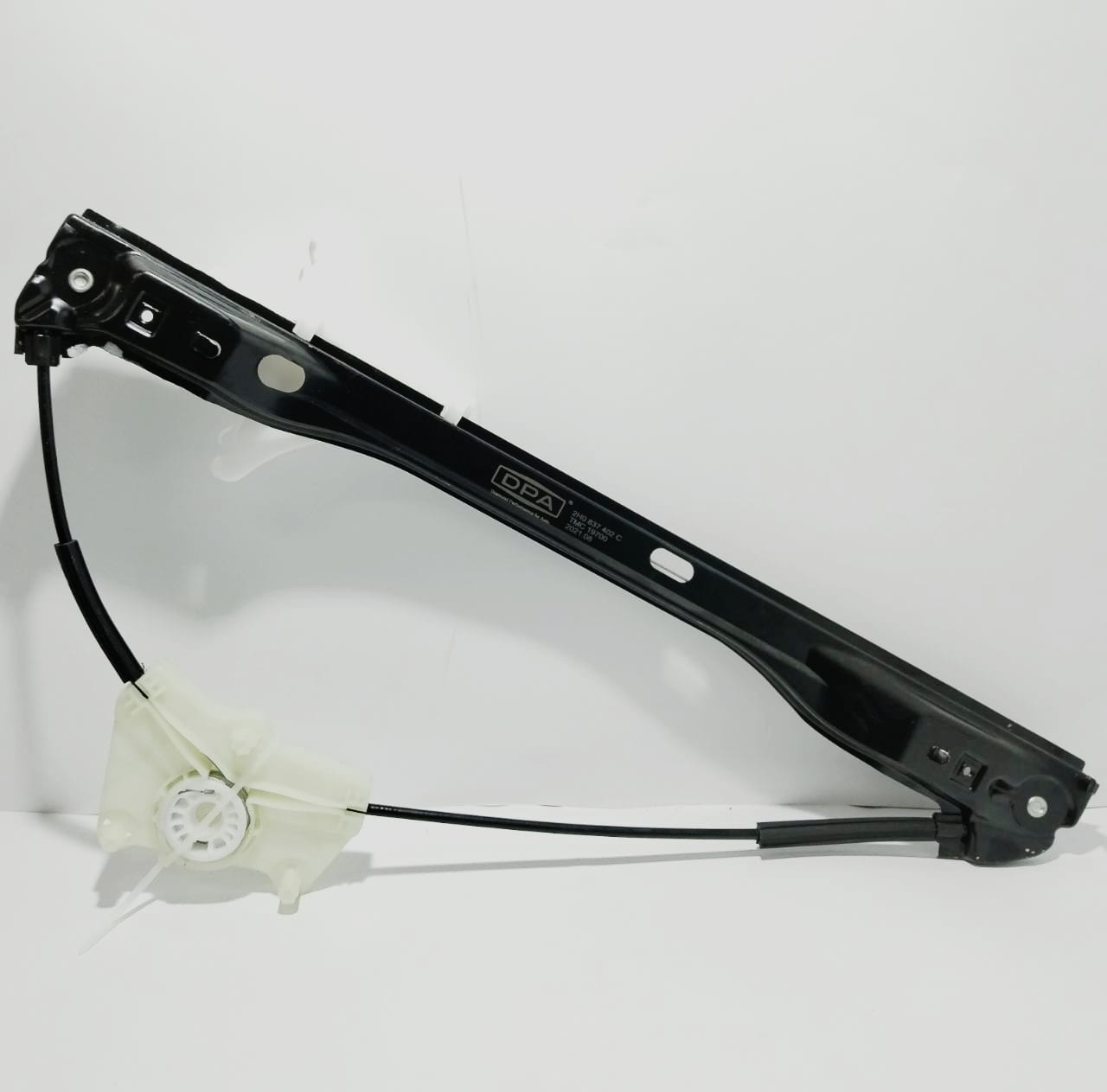 CREMALLERA VIDRIO DELANTERA R SIN MOTOR PARA VOLKSWAGEN (2010-2016) 2H0837402C 1 CREMALLERA VIDRIO DELANTERA R SIN
MOTOR PARA VOLKSWAGEN (2010-2016) 2H0837402C