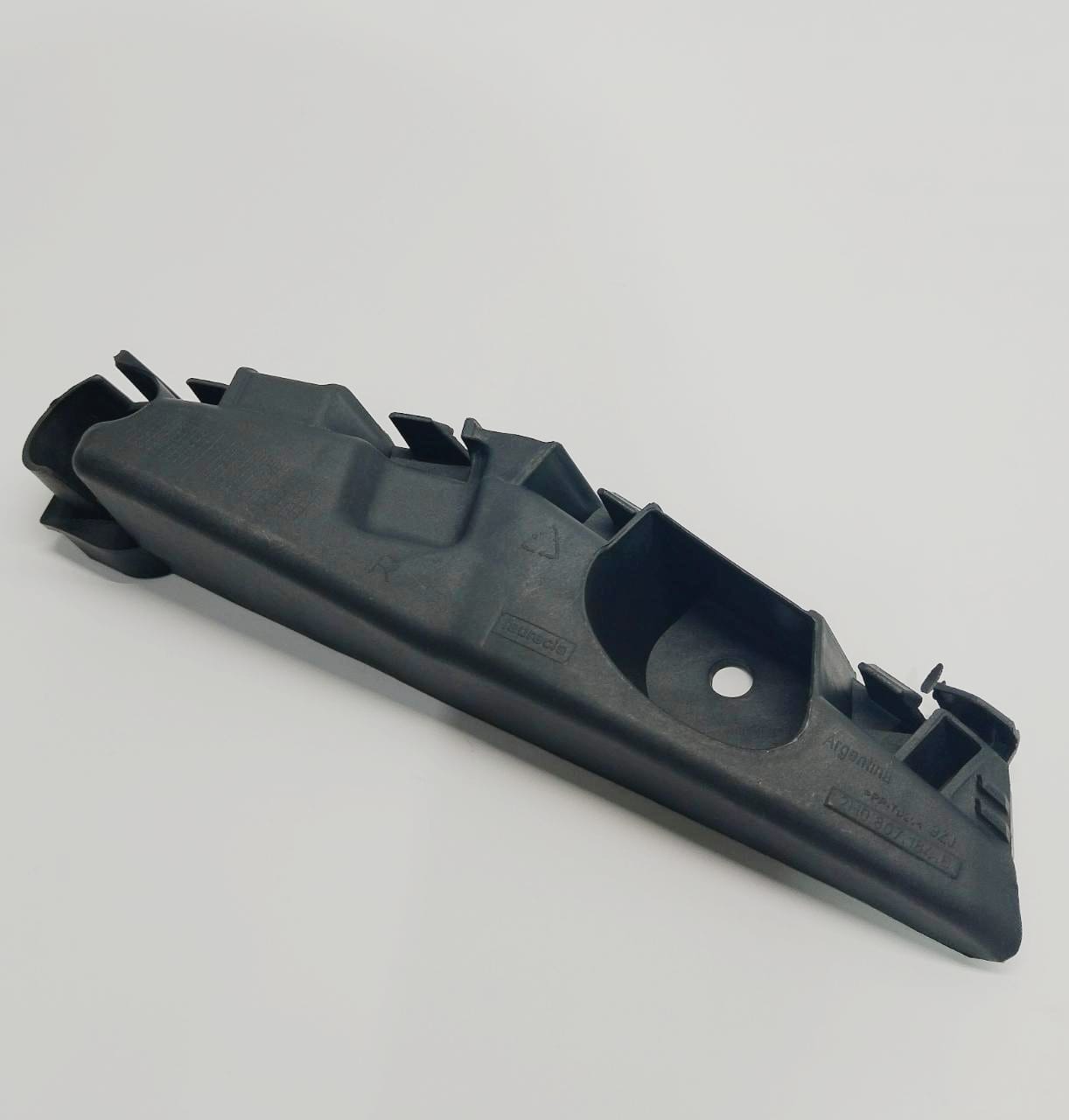 GUIA BOMPER DELANTERO R PARA VOLKSWAGEN (2010-2016) 2H6807184A 1 GUIA
BOMPER DELANTERO R PARA VOLKSWAGEN (2010-2016) 2H6807184A