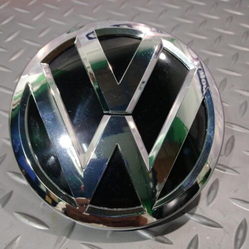 EMBLEMA DELANTERO DE PERSIANA PARA
VOLKSWAGEN (2015-2016) 3G0853601B