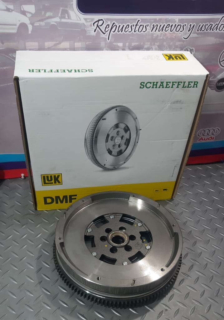 VOLANTE DE CLUTCH PARA VOLKSWAGEN (2010-2016) 03L105266AG 1 VOLANTE
DE CLUTCH PARA VOLKSWAGEN (2010-2016) 03L105266AG
