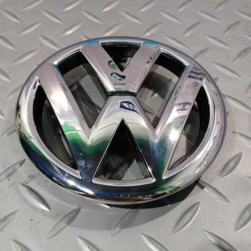EMBLEMA
DELANTERO DE PERSIANA PARA VOLKSWAGEN (2007-2011) 5C6853601