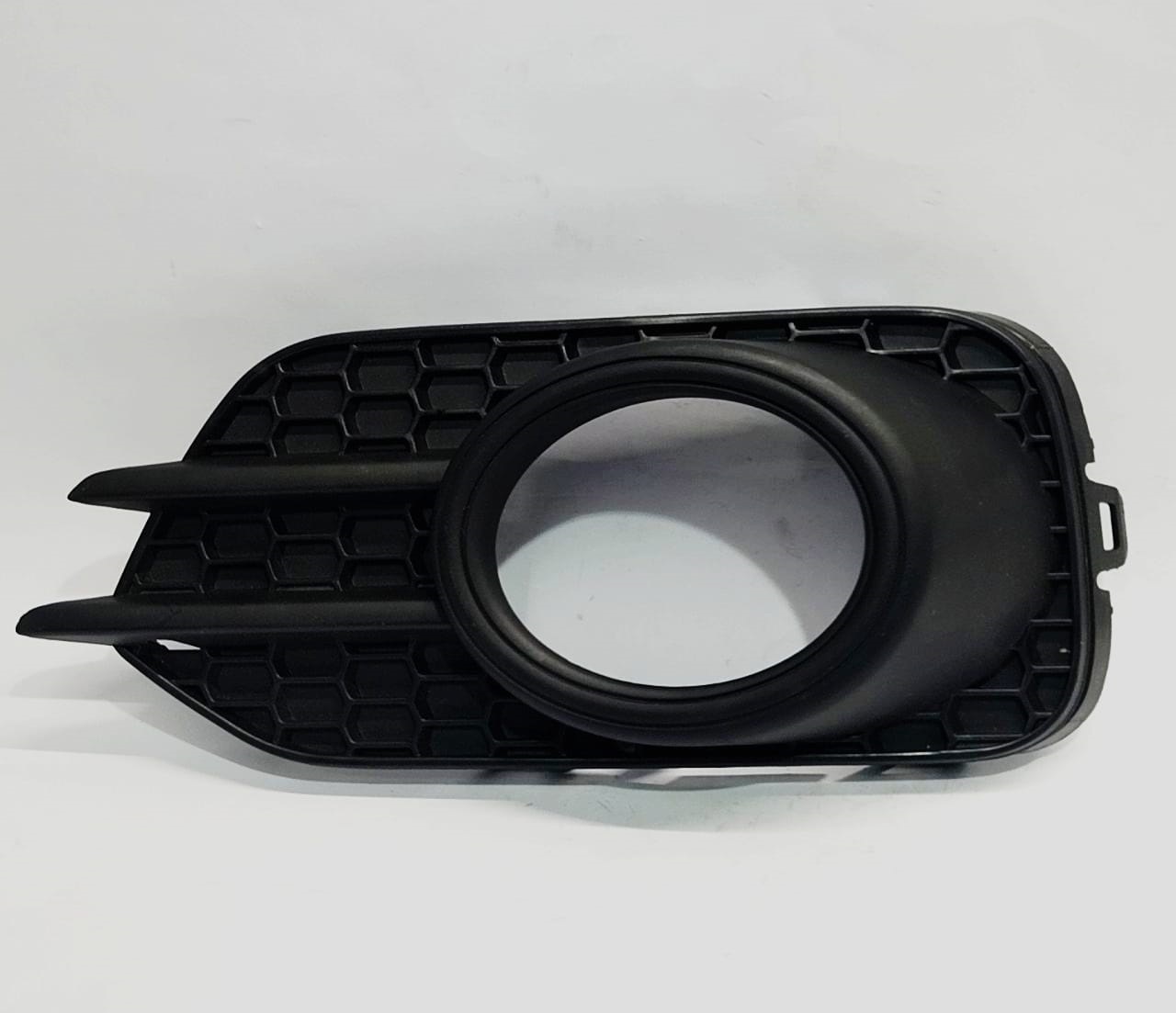 REJILLA BOMPER L PARA VOLKSWAGEN (2012-2017) 5N0853665J 1 REJILLA BOMPER L PARA VOLKSWAGEN
(2012-2017) 5N0853665J